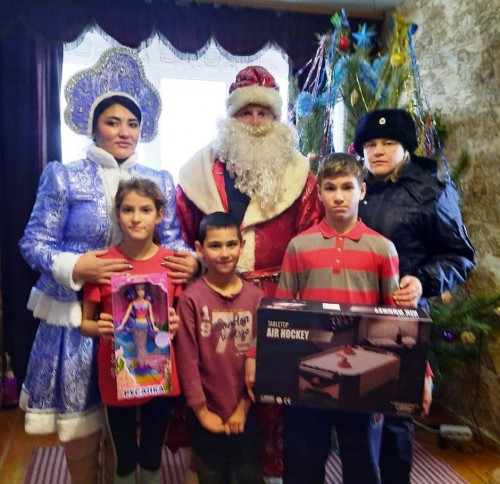 Курманаевские полицейские приняли участие в акции «Полицейский Дед Мороз»