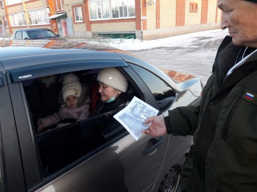 Сотрудники ОГИБДД ОМВД России по Саракташскому району проводят мероприятия в рамках ОПМ «Безопасность на зимней дороге» 