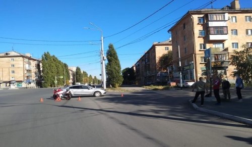 Сотрудники полиции Новотроицка выясняют обстоятельства дорожного происшествия