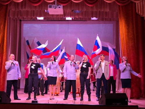 Сотрудники культурных центров четырех регионов страны провели патриотический концерт «Zа Россию» в Саракташе