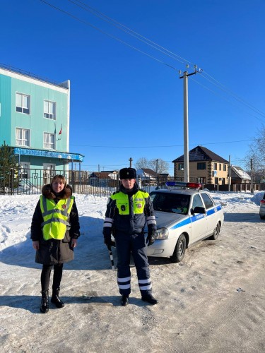 Мероприятия в рамках ОПМ «Безопасность на зимней дороге» проводят сотрудники ОГИБДД ОМВД России по Саракташскому району и ДНД