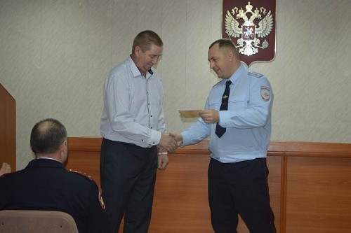 В Отд МВД России по Шарлыкскому району состоялось торжественное вручение наград сотрудникам.