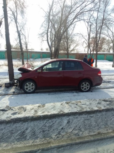 Сотрудники полиции устанавливают обстоятельства ДТП, произошедшего в городе Новотроицке на улице Заводской