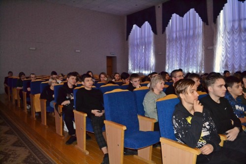 В Оренбургском районе полицейские провели профилактическую беседу на тему экстремизма с учащимися аграрного колледжа