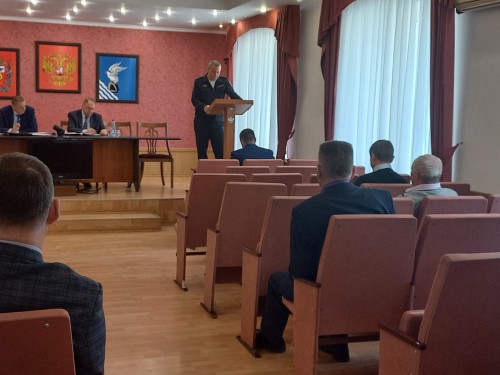 Начальник ОМВД России по Ташлинскому району выступил перед депутатами с отчетом по итогам деятельности 2022 года.