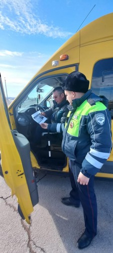 В Абдулино сотрудники Госавтоинспекции провели профилактические беседы с водителями