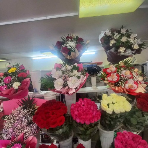 В Оренбурге полицейские задержали подозреваемого в грабеже букета цветов