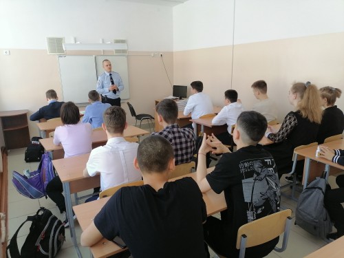 Проведение лекции антиэкстремистской и антинаркотической направленности в Комаровской СОШ