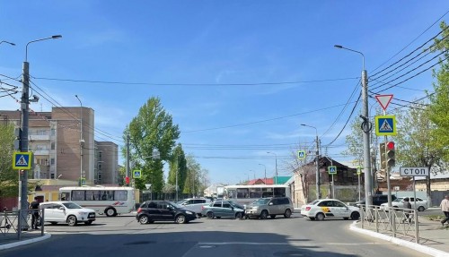 Госавтоинспекция Оренбурга устанавливает обстоятельства ДТП на улице Цвиллинга