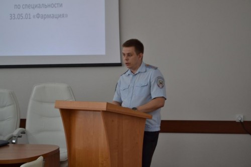 В Оренбурге сотрудник полиции провел профилактическую беседу в Оренбургском государственном медицинском университете