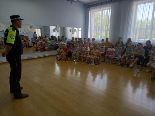 В рамках профилактического мероприятия «Внимание дети!» сотрудники ОГИБДД ОМВД России по Саракташскому району провели профилактические беседы