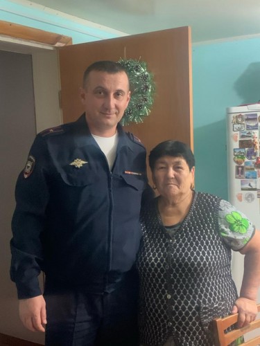 В день профессионального праздника саракташские полицейские посетили мать сотрудника, погибшего при исполнении служебного долга