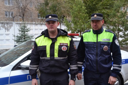 Жительница Оренбурга поблагодарила инспекторов ДПС за оказанную помощь на дороге