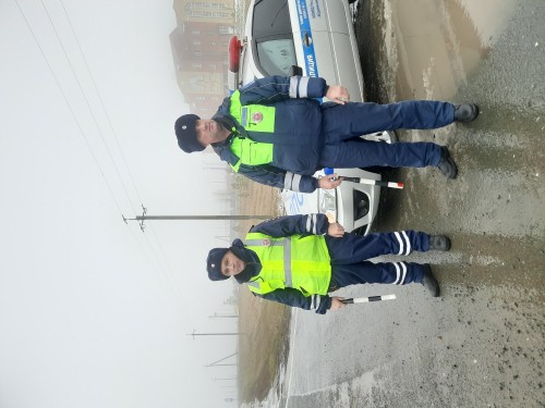 В Абдулино сотрудники Госавтоинспекции оказали помощь водителю и пассажиру