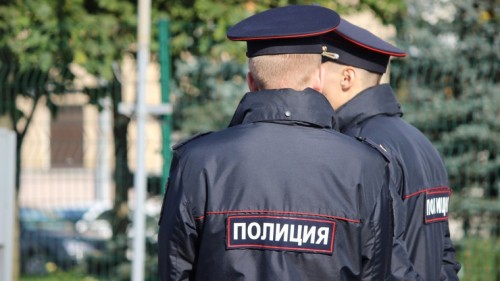 Сотрудники ППС Оренбурга задержали подозреваемого в краже 90 000 рублей, упавших с крыши автомобиля  