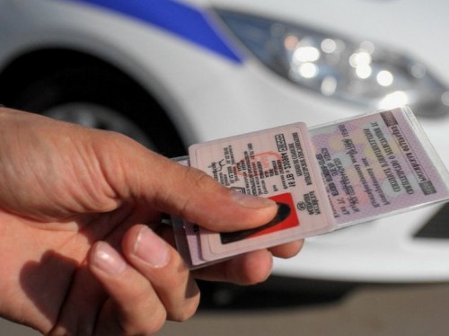 В Бугуруслане инспекторы ДПС выявили поддельное водительское удостоверение