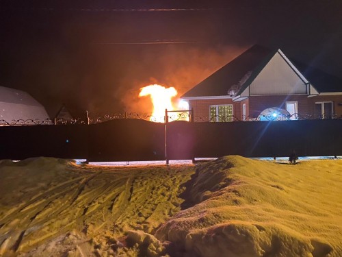 Шарлыкские полицейские спасли женщину с детьми из горящего дома