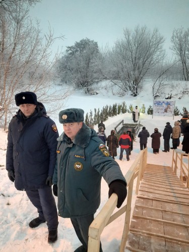 Сотрудники ОМВД России по Ташлинскому району обеспечили охрану общественного порядка во время праздника Крещения Господня.