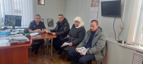 Сотрудники Госавтоинспекции Отд МВД России по Шарлыкскому району провели рабочую встречу с представителями автошкол.
