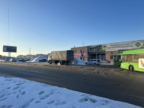 В Оренбурге сотрудники полиции устанавливают обстоятельства ДТП со смертельным исходом на проезде Автоматики