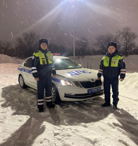 Житель Оренбурга поблагодарил инспекторов ДПС за оказанную помощь на дороге
