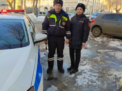 В Оренбурге сотрудники полиции проводят профилактические мероприятия вблизи образовательных учреждений