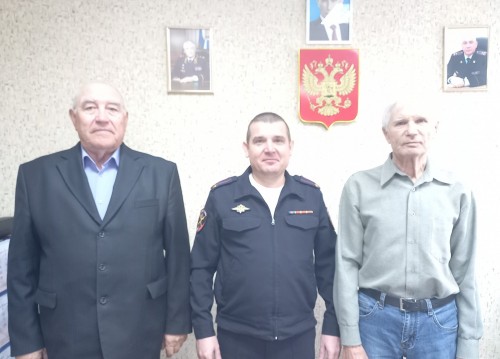 Сотрудники ОМВД России по Ташлинскому району поздравили ветеранов МВД.