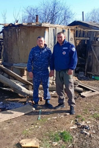 Полицейские в Оренбуржье помогли спасти имущество из горящего дома пожара