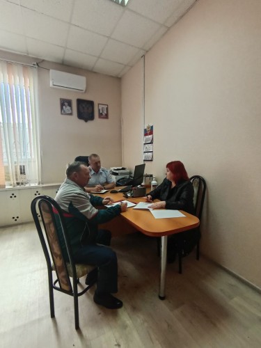 Общественный совет отдела полиции «Бузулукский» посетил подразделение по вопросам миграции.