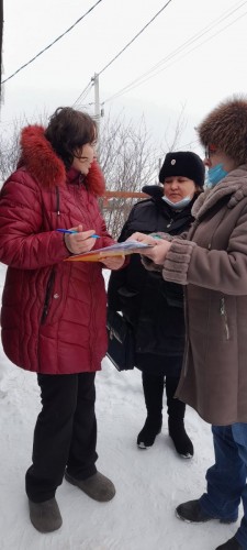 В новогодние каникулы группа по делам невовершеннолетних совместно с представителями администрации СорочинскогоГО провела рейды по семьям, находящимся в социально опасном положении  