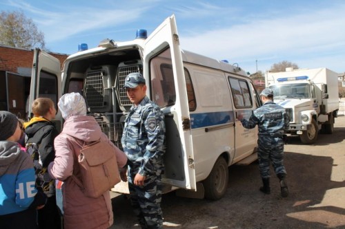 Сотрудники МО МВД России «Бугурусланский» провели экскурсию для учащихся школы №2