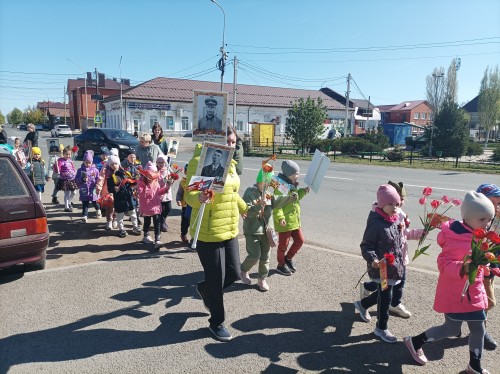 Сотрудники Госавтоинспекции Бузулука, в преддверии Великого праздника Победы, провели акцию 