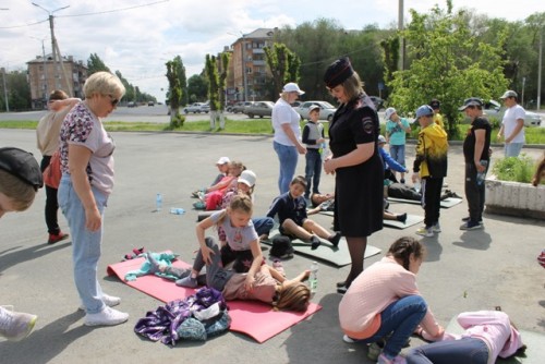 В День детства в Новотроицке работала «Лаборатория безопасности» 