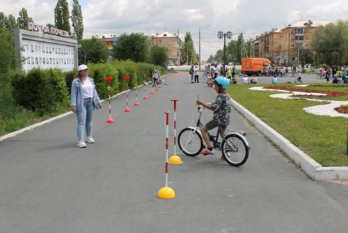 В День детства в Новотроицке работала «Лаборатория безопасности» 