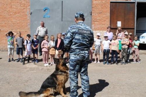 В рамках Дня открытых дверей отдел полиции посетили учащиеся Гимназии №1 Бугуруслана