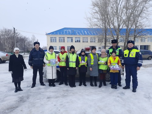 В Абдулино полицейские и общественники провели мероприятие, приуроченное ко Дню памяти жертв ДТП 