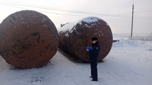 В Северном районе полицейские раскрыли кражу стальных резервуаров с территории недействующей АЗС