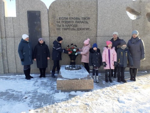 Девятого декабря, в День Героев Отечества, на мемориале погибшим в годы Великой Отечественной войны состоялся митинг.