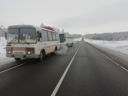 Госавтоинспекторы Северного района помогли эвакуировать пассажиров из горящего автобуса