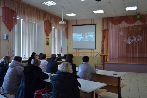 В Оренбурге сотрудник полиции приняла участие в рабочем совещании классных руководителей общеобразовательных школ