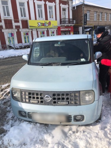 В Оренбурге полицейские задержали подозреваемого в краже сумки из автомобиля