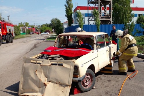 В Абдулино прошли учения аварийно-спасательных работ при ДТП