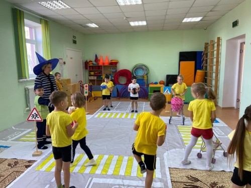 Незнайку научили Правилам дорожного движения в детском саду «Чебурашка»Бузулукского района