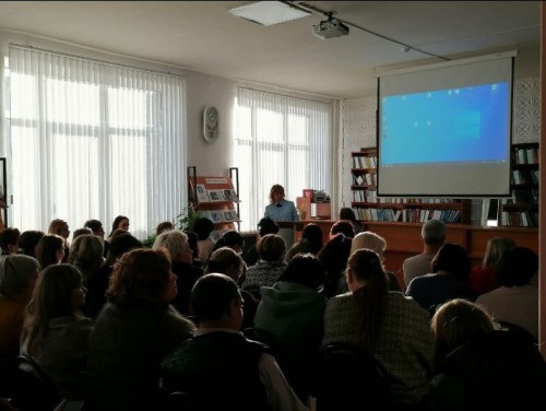 Сотрудники полиции Бузулука провели профилактическую беседу по профилактики преступлений в сфере информационно-телекоммуникационных технологий среди преподавателей ГАПОУ «Бузулукский строительный колледж».