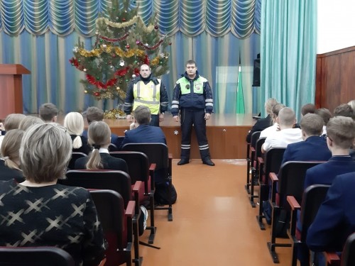 В Абдулино Госавтоинспекторы провели профилактические беседы со школьниками