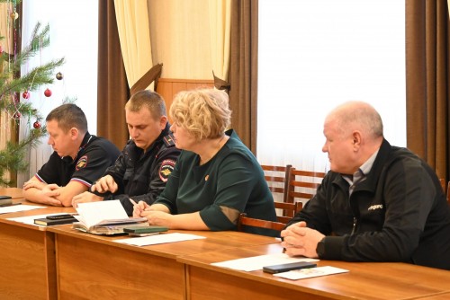 Сотрудники полиции приняли участие в заседании межведомственной комиссии по противодействию злоупотреблению наркотическими средствами и их незаконному обороту на территории Бугурусланского района
