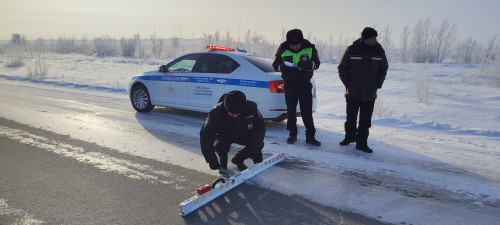 Сотрудники ГИБДД Соль-Илецка проверили соблюдение комплекса мер по обеспечению надлежащего состояния автодороги в зимний период 