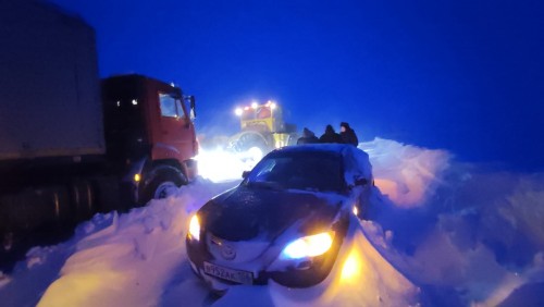 Сотрудники полиции Отд МВД Красногвардейского района спасли людей из снежного плена