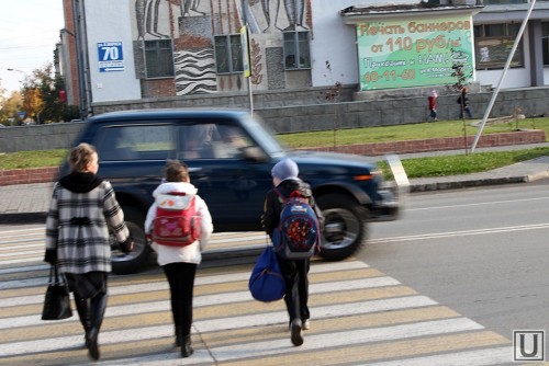 ОГИБДД МО МВД России по ЗАТО Комаровский информирует граждан об ответственности, предусмотренной ст. 12.18 КоАП РФ «Непредоставление преимущества в движении пешеходам или иным участникам дорожного движения»