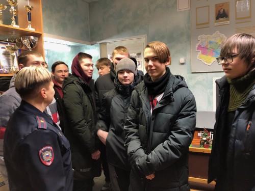 В рамках акции «Студенческий десант» учащиеся Саракташского филиала Нефтегазоразведочного техникума посетили ОМВД России по Саракташскому району